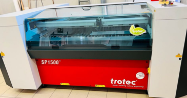 custom-plastic-displays-Toronto