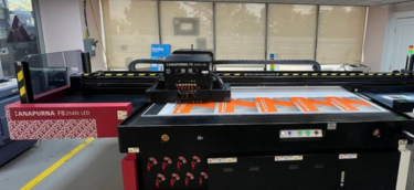 plastic display supplier Ontario